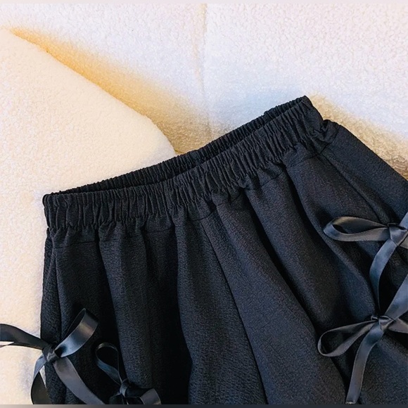 Shorts with Robbin Accents in Black NWOT - Picture 3 of 6